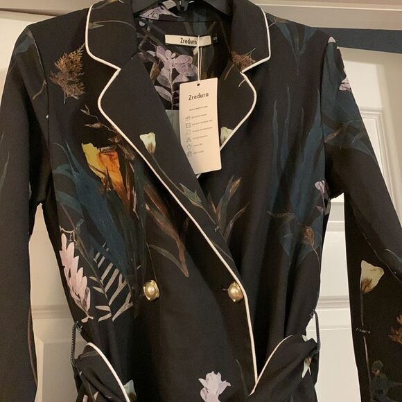 Size Small lightweight double breasted overcoat - Picture 3 of 7